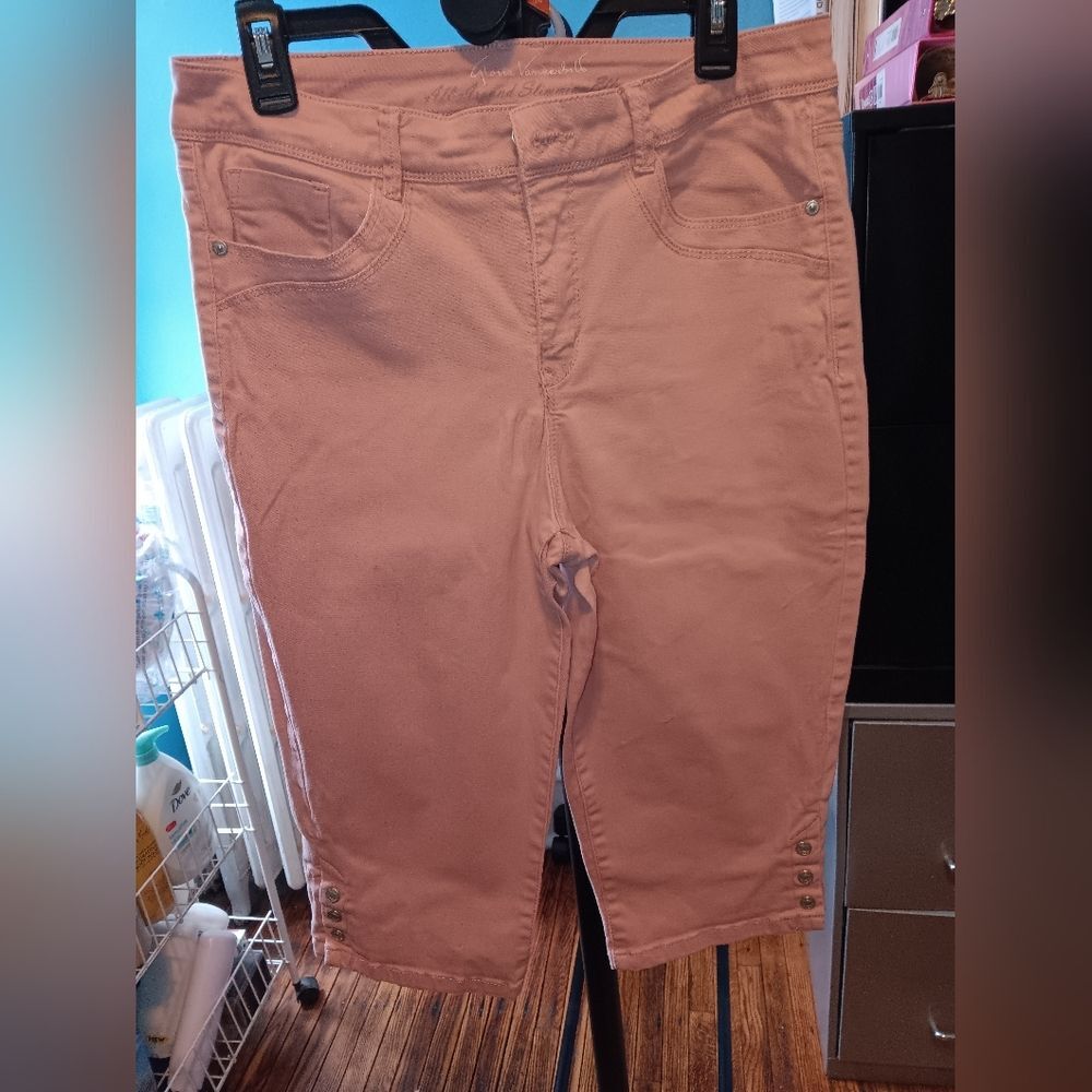 Gloria Vanderbilt Pink Capri Pants Size 10 Missy Slimming Snap Ankle Crop Denim